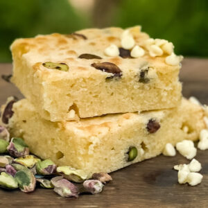 Blondie Con Pistacho | Repostería artesanal en Mallorca